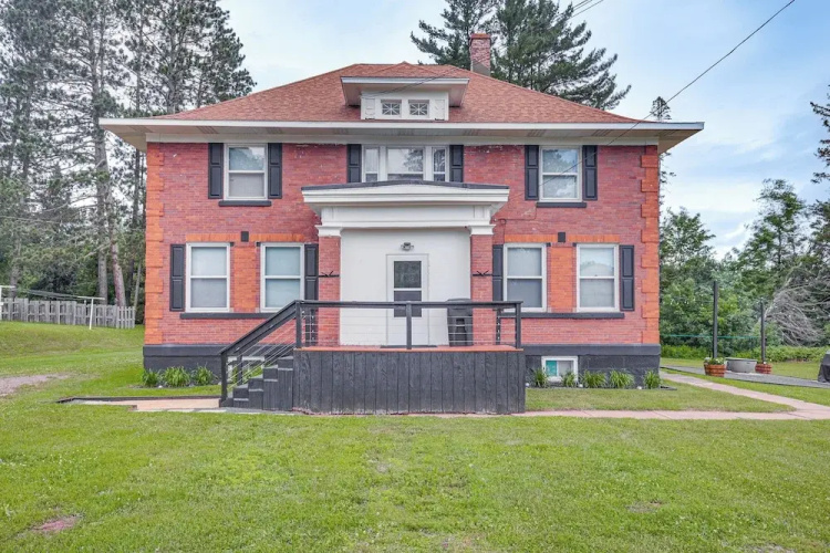 Spacious Home in Ramsay: 9 Smart TVs + Pool Table!