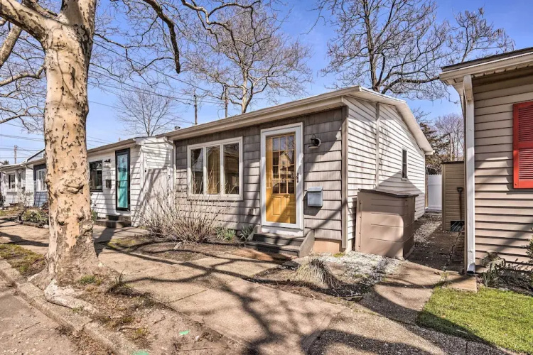 Bright Belmar Cottage < Half Mi to Boardwalk!