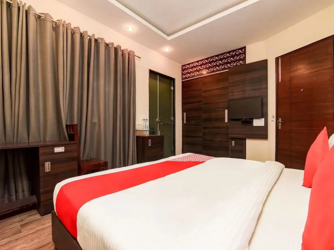 OYO Flagship 757 Blite Golf course road
