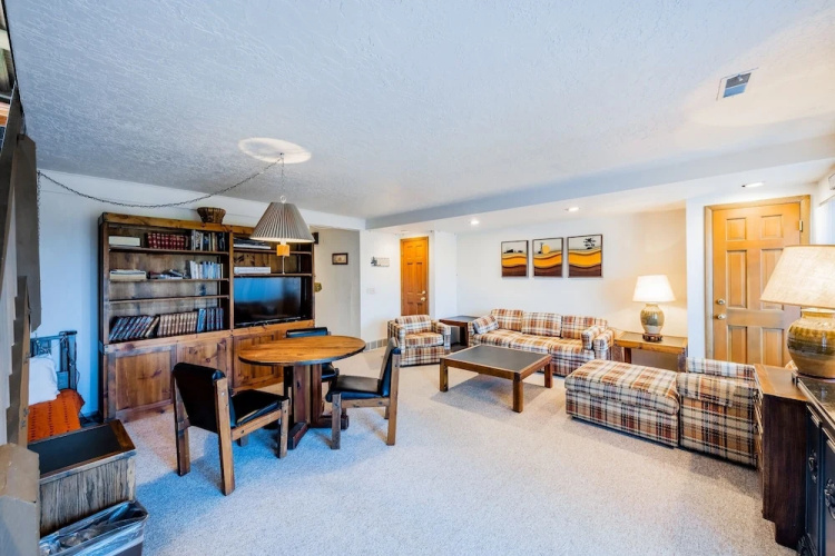 Temptation 8 3 Bedroom Condo