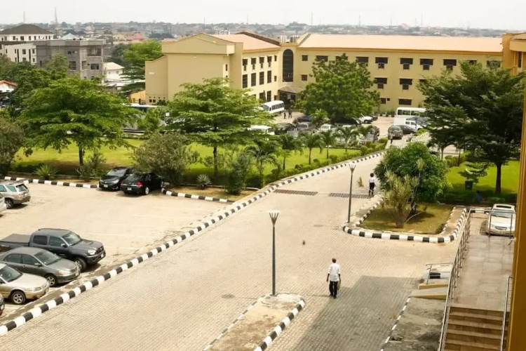 House5 Royal Comfort Ltd
