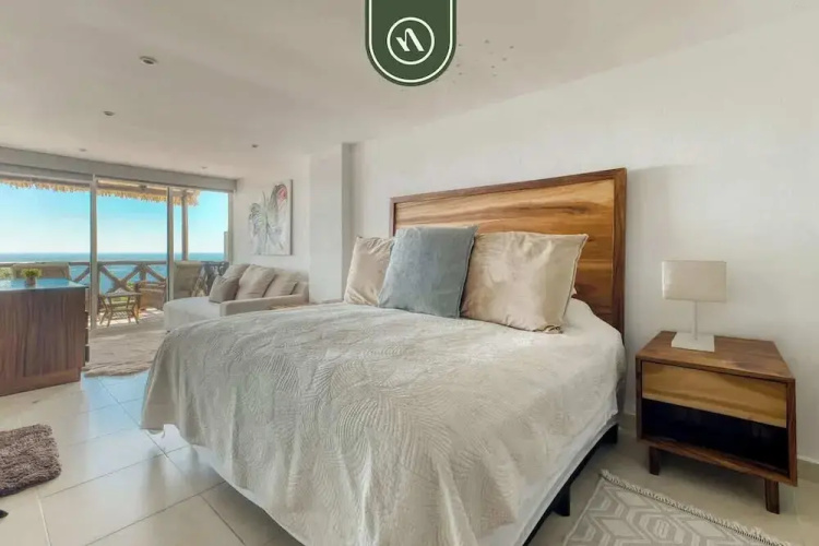 Amazing 3 BR Penthouse With Beachclub