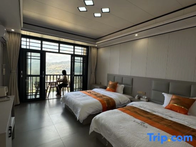 Standard Twin room with sunrise view