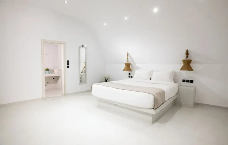 Cliff Aura Suites