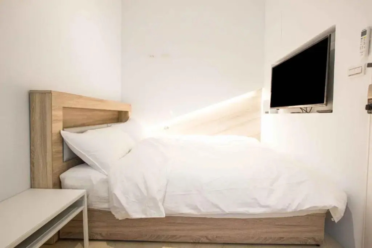 LIGHT INN - Hostel