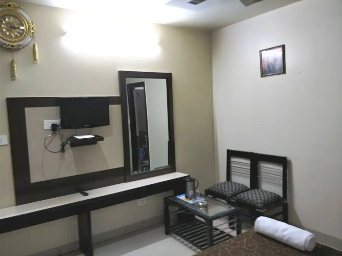 Hotel Jinendra Palace