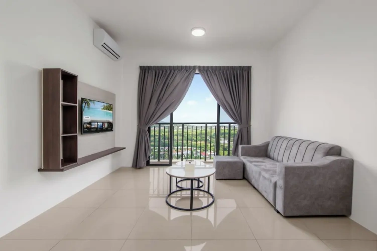 3 Bedrooms Apartment with balcony and with city view
