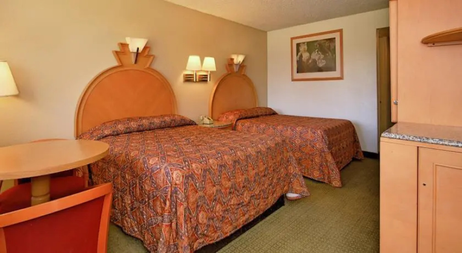 Airporter Inn