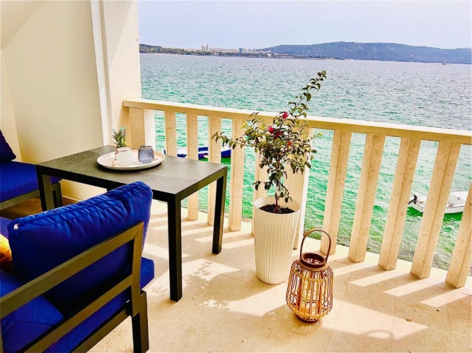 1 Bedroom Apartment with balcony and with sea view