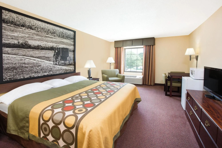 Super 8 By Wyndham Lamar