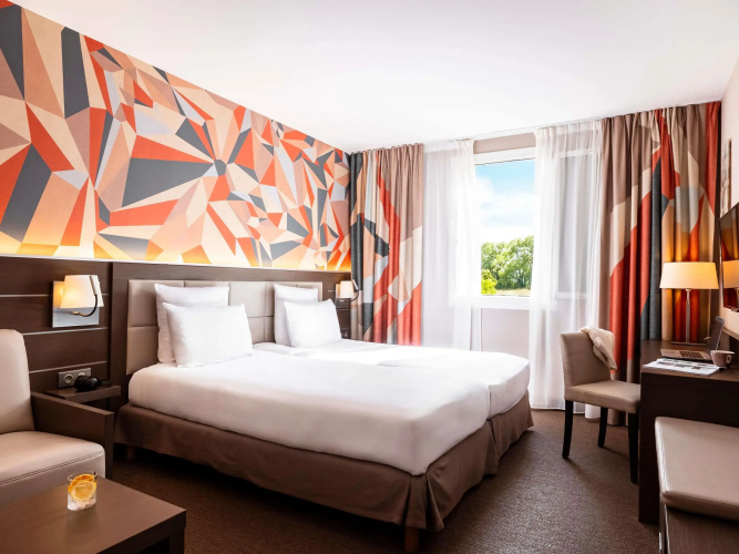 Mercure Omaha Beach Hotel