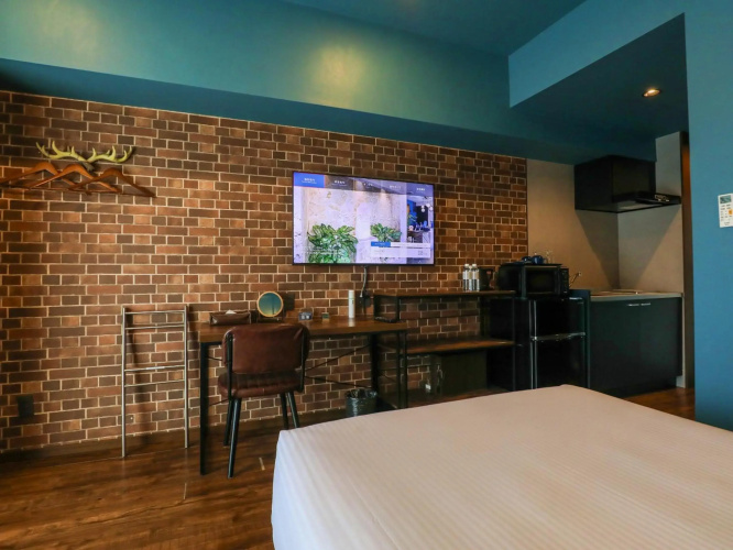 Hotel 385
