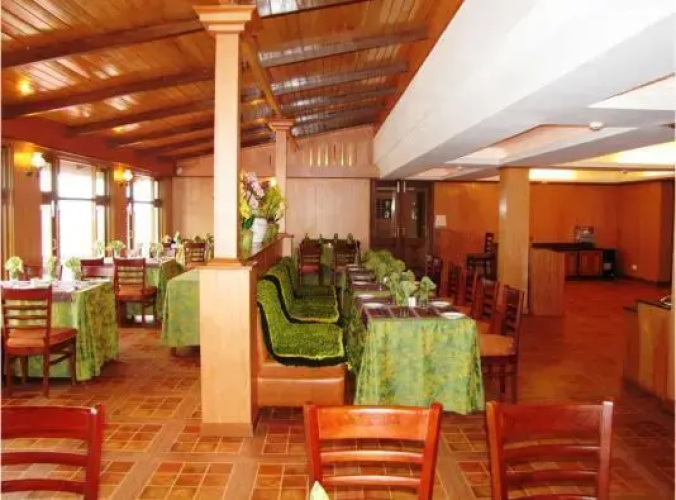 Yarlam Resort