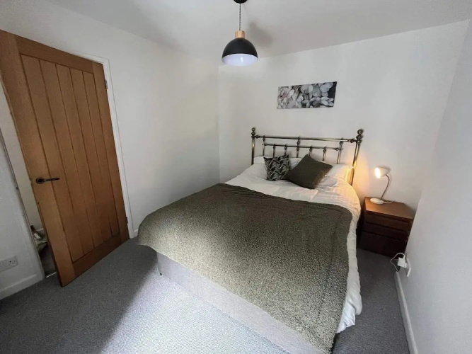 Charming 3-bed Cottage - Private Garden & Parking