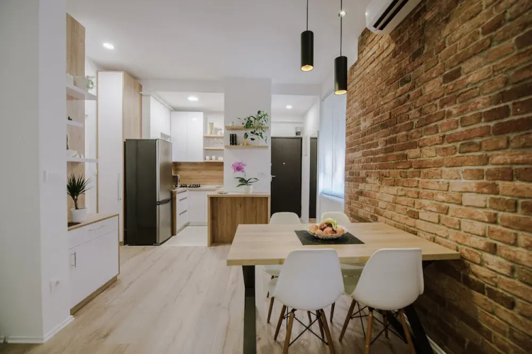 British Square Apartment