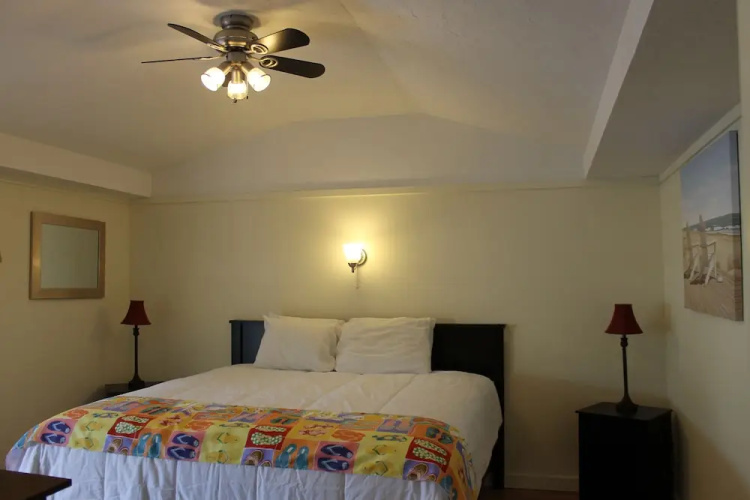 Drakes Island Resort