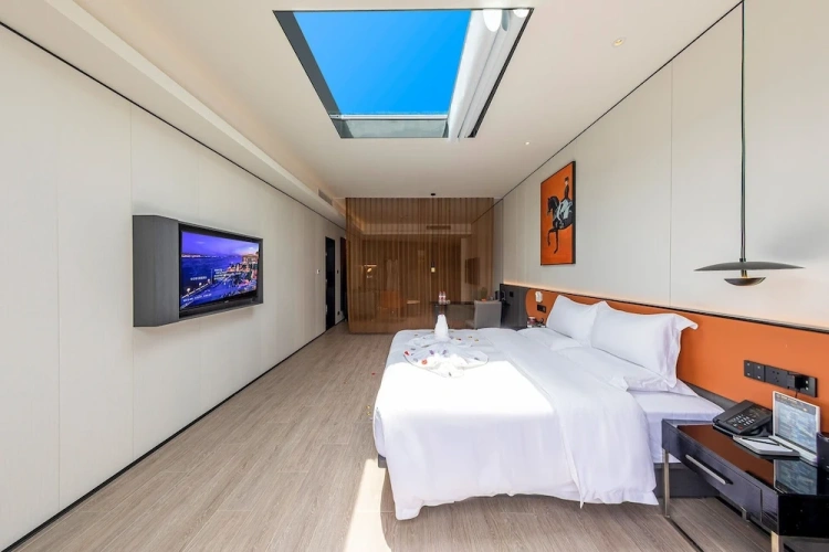 1 Bedroom Business Suite with balcony
