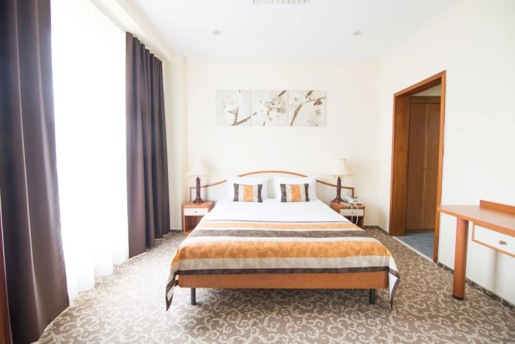 Hotel Trotus
