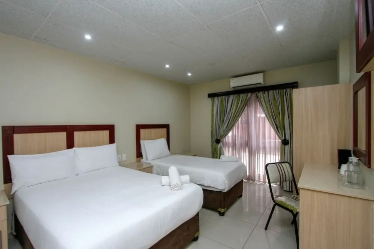Luxury Triple room