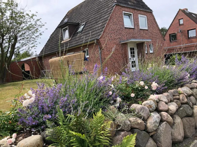 Heideweg, 3 Zimmer Obergeschoss Appartement mit Garten-Sitzplatz