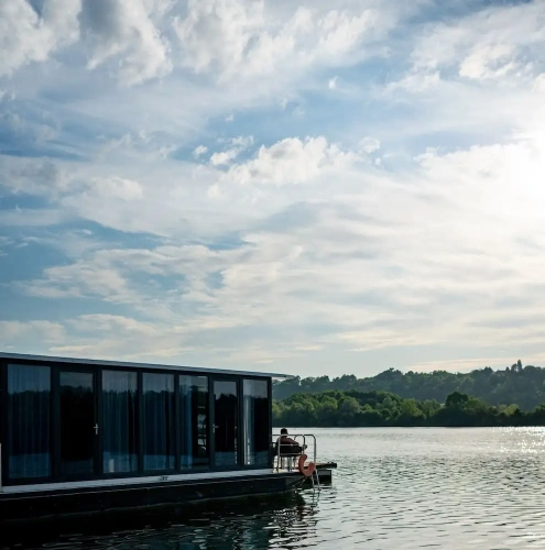 Deluxe Double Suite with lake view