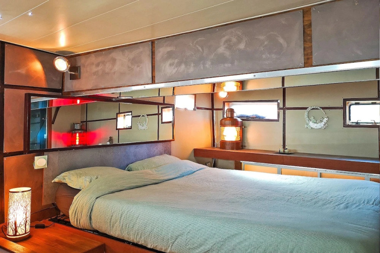 Bateau LOVE BOAT