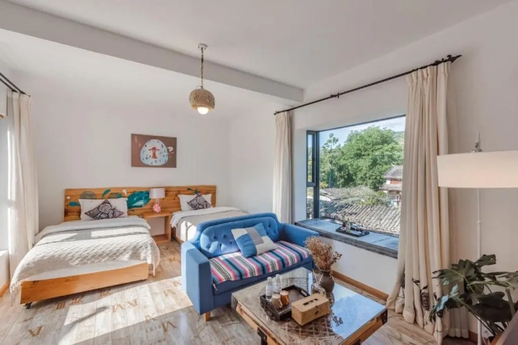 Standard Twin room with mountain view
