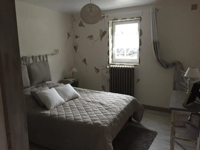 5 Bedrooms Cottage