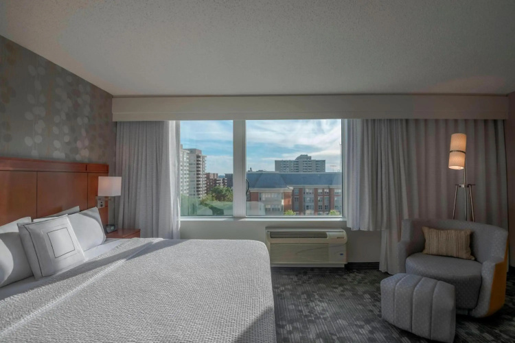 Courtyard by Marriott Bethesda/Chevy Chase