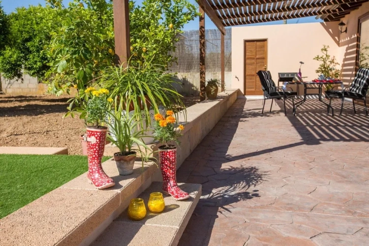 2 Bedrooms Quadruple Villa