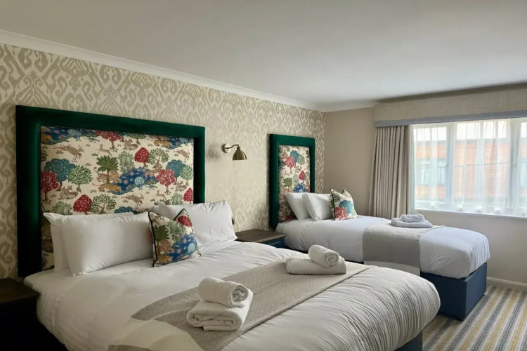 Thatchers Hotel