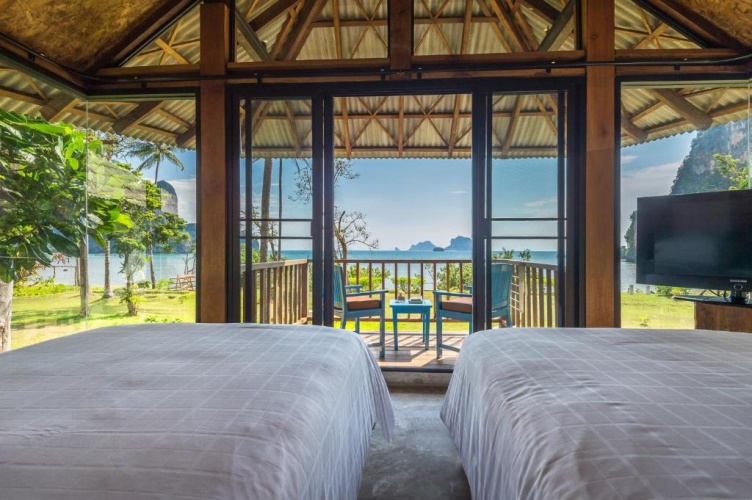 Twin Villa beachfront