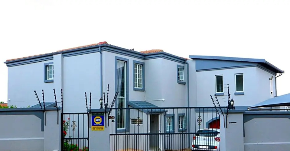 The Kindaspace: Homely Studio with Netflix & DStv