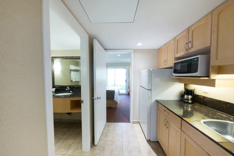 Best Western Plus Kelowna Hotel & Suites photo 31