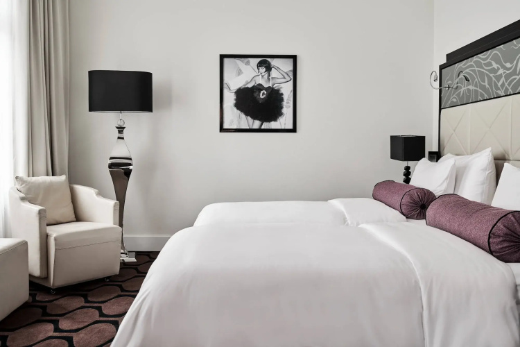 Roomers Berlin Steinplatz, Autograph Collection