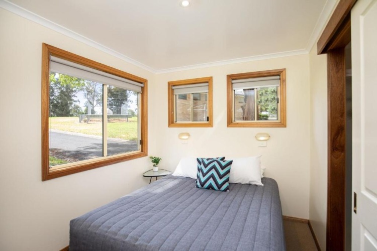 2 Bedrooms Bungalow
