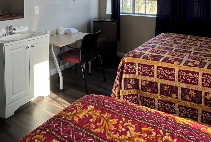 Economy Quadruple room