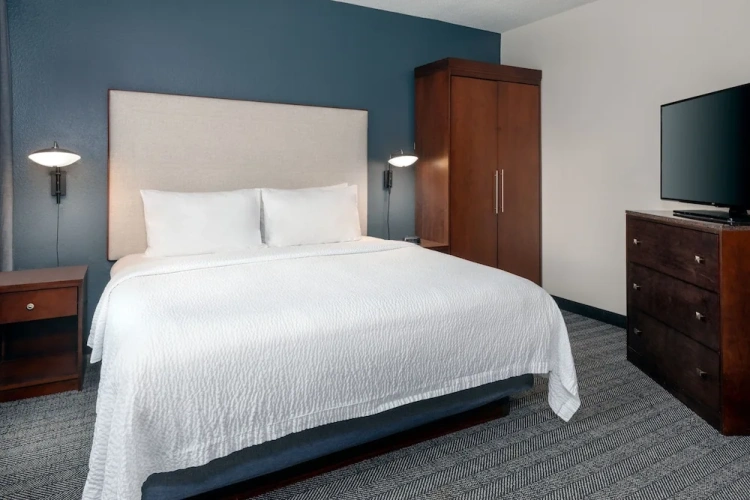1 Bedroom Suite