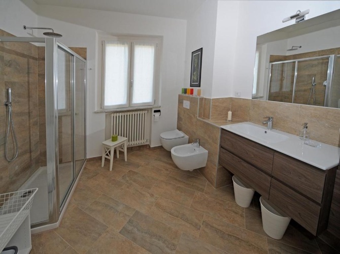 3 Bedrooms Apartment
