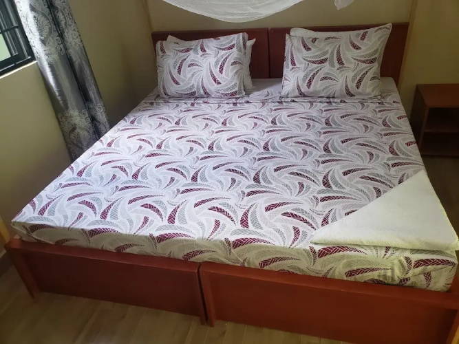 L &j modern backpackers BnB