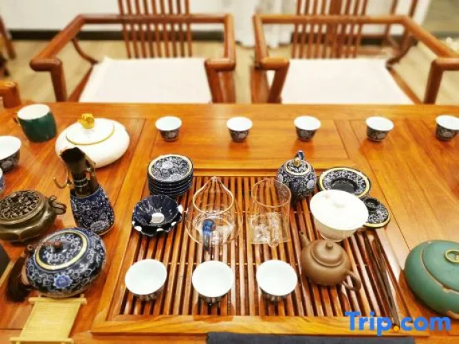 Xingyi Yinfeng Inn