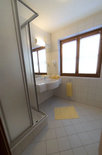 1 Bedroom Standard Triple room with mountain view