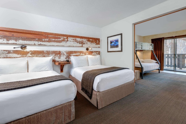 Sextuple Family Suite