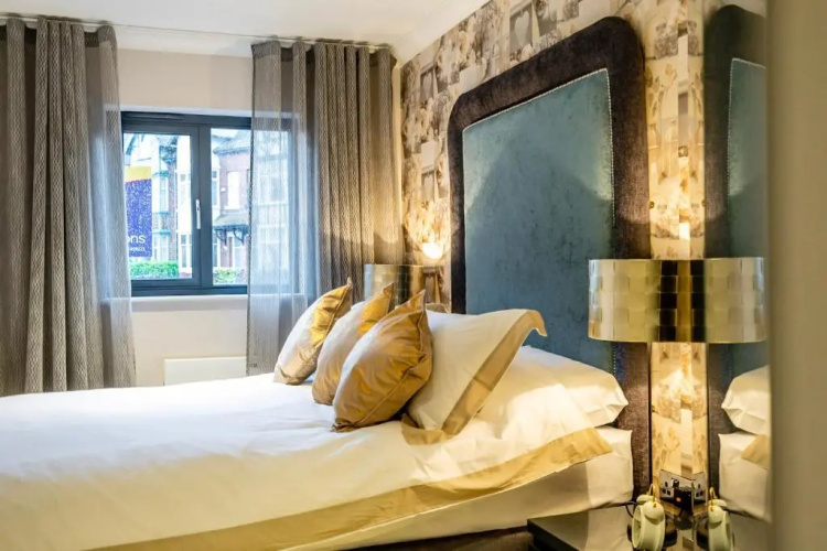 5 London Mews