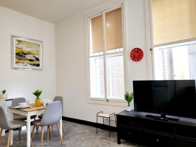2 Bedrooms Apartment