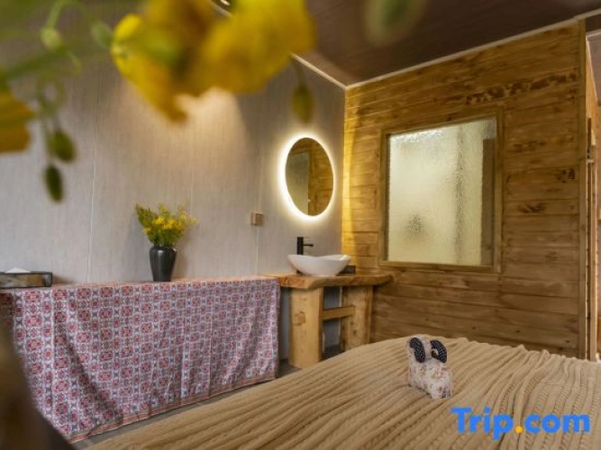 Standard Double room with courtyard view