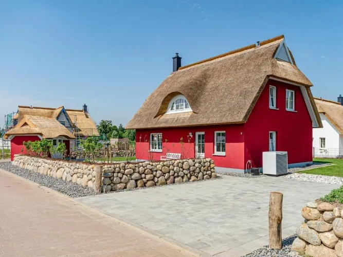 4 Bedrooms Cottage