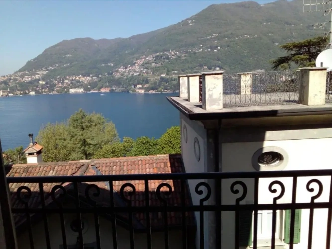 Standard Twin room with lake view