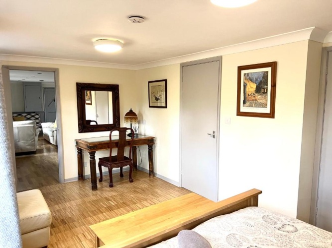 3 Bedrooms Cottage