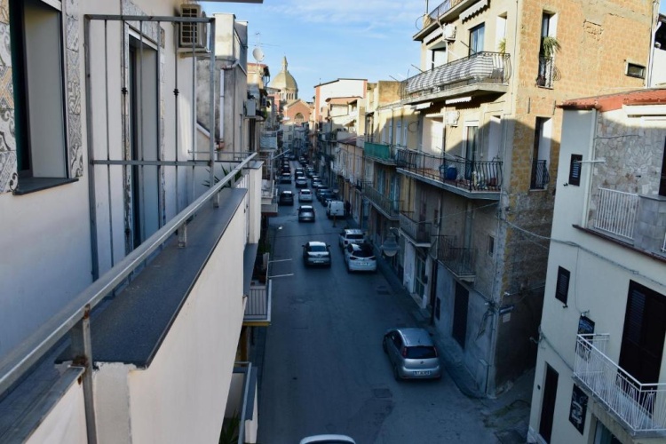 Standard Triple room with city view
